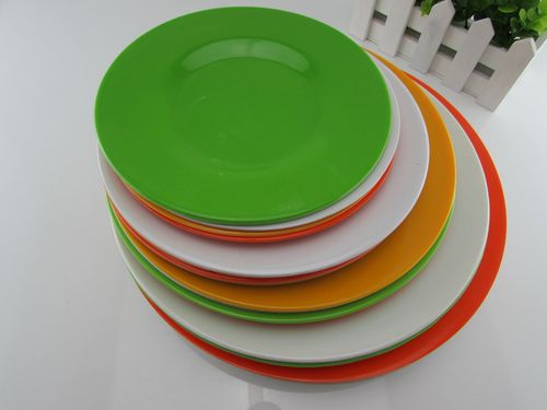 仿瓷餐具仿瓷碗,仿瓷盘子,碟,密胺快餐盘,勺,各种塑料托盘等中高档